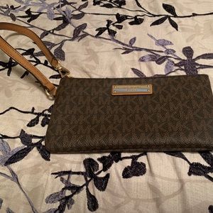 NWOT Michael Kors Wristlet